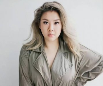 ​港媒曝郑欣宜患抑郁症 李玟姐姐透露重病时最担心她！