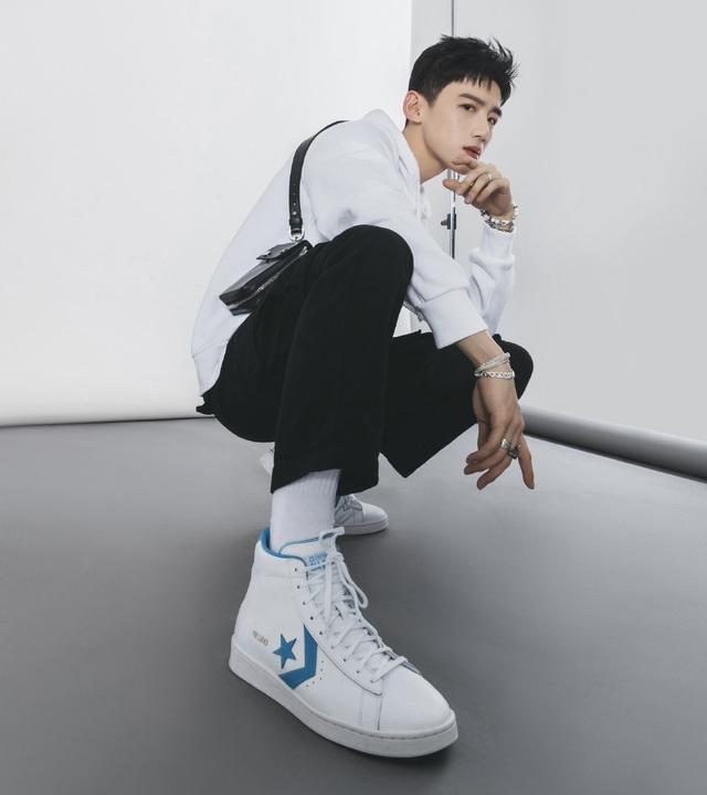 白敬亭多大了真实年龄(半火不火00后都逆天了)(21)