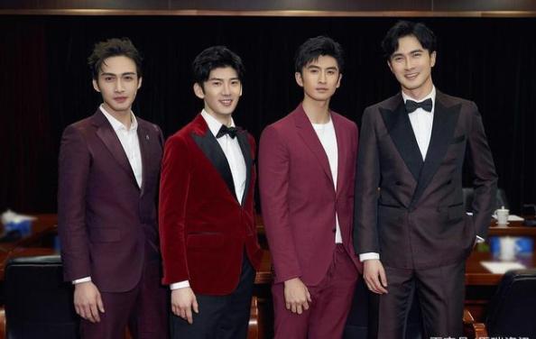 杨幂拥有嘉行45亿身价是真的吗（杨幂公司旗下的嘉行四子）(1)