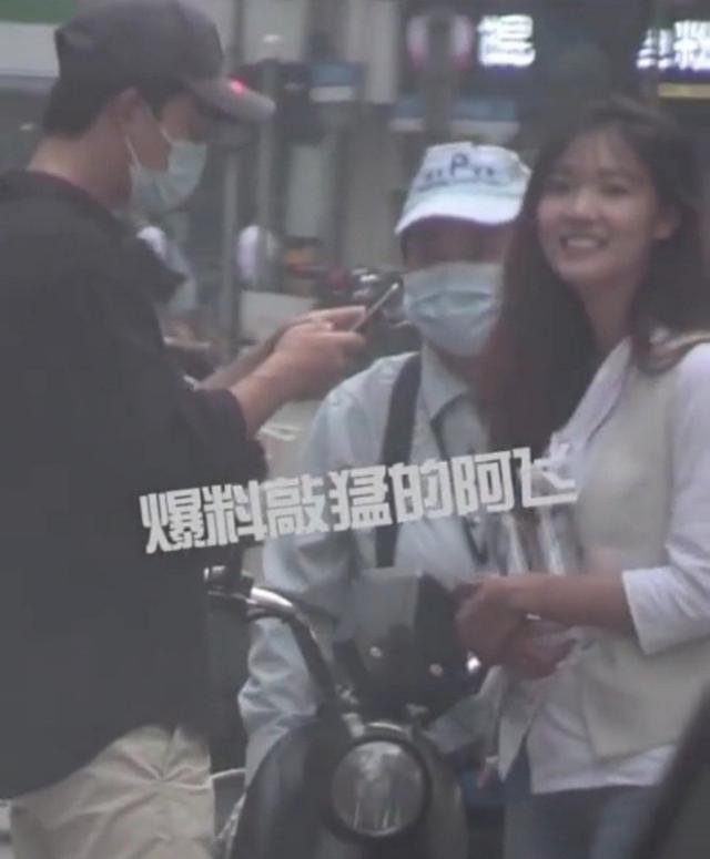 黄轩与蒋雯丽的绯闻（蒋雯丽杨幂等绯闻女友接连点赞）(22)