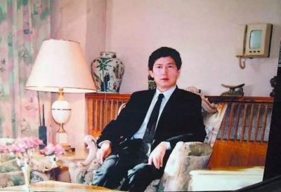 ​慈善家李春平的个人资料（继承好莱坞影星70亿遗产）
