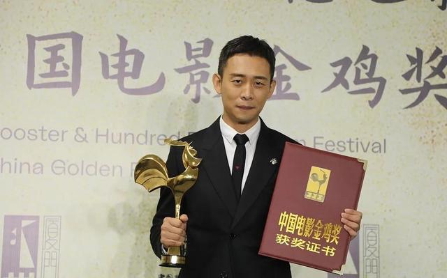 演员张译照顾女友10年直到去世（张译初恋昏迷10年）(1)