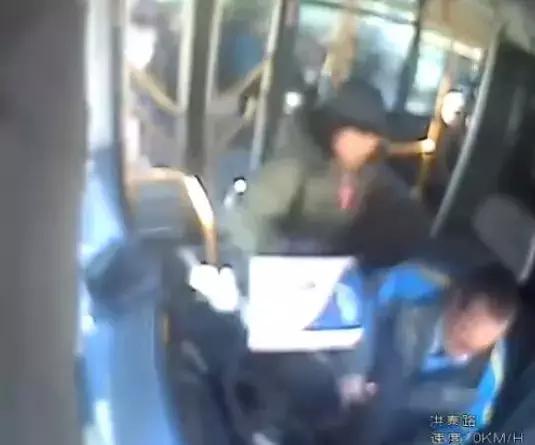 重庆万州公交车坠江说明什么（重庆万州公交车坠江真相公布）(5)