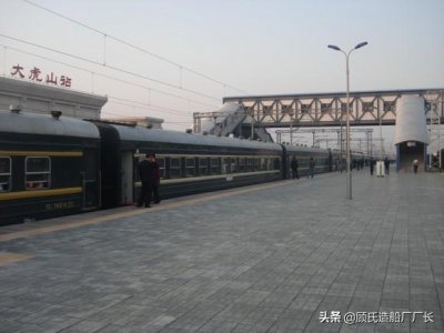 ​醉驾撞护栏伤人事件（醉驾神车一脚油门怼列车）