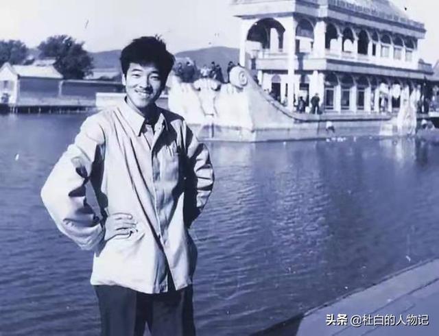 俞敏洪讲述创立新东方背后的故事（从北大辞职到新东方总裁）(4)