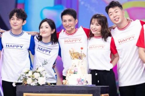 何炅一家四口全家福曝光 20年来拼命护着4兄妹(67)