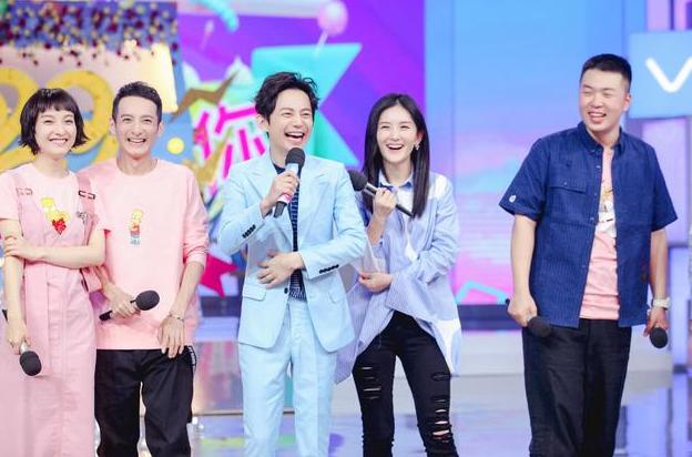 何炅一家四口全家福曝光 20年来拼命护着4兄妹(69)