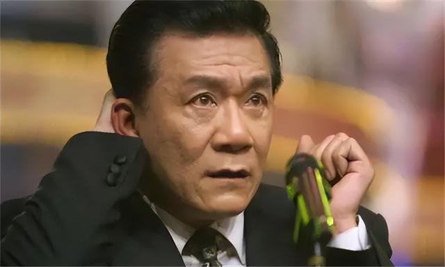侯耀文闺女和侯耀华争遗产谁赢了（2011年侯耀文骨灰安放仪式）(16)