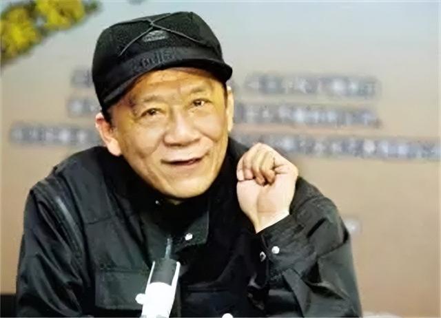 侯耀文闺女和侯耀华争遗产谁赢了（2011年侯耀文骨灰安放仪式）(10)