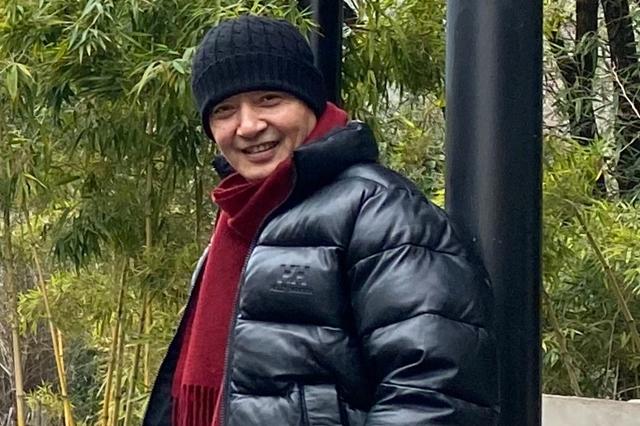 侯长荣年轻时颜值巅峰 87版红楼梦美男如今成姥爷(12)