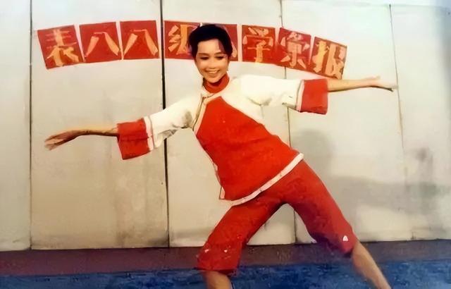 蒋雯丽现在的婚姻状况（结婚30年丈夫屡屡出轨）(24)