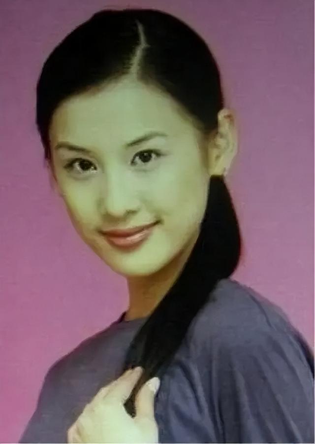 黄圣依周星驰官司谁赢了（周星驰捧红后嫁二婚杨子）(9)