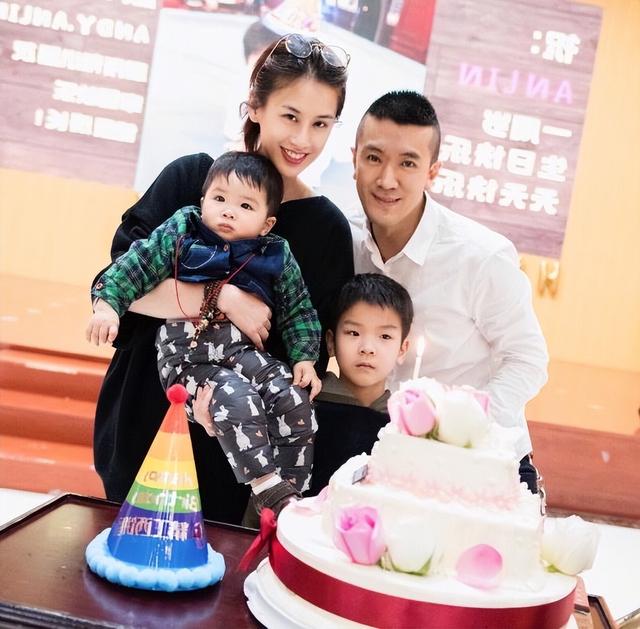 黄圣依周星驰官司谁赢了（周星驰捧红后嫁二婚杨子）(32)