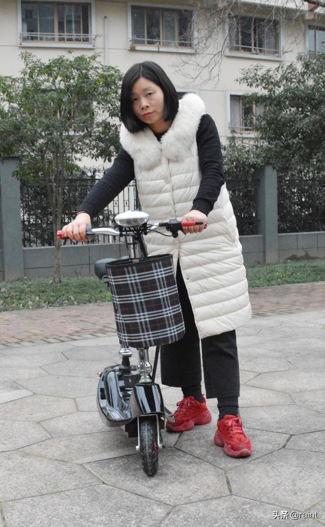 小海豚折叠踏板电动车（代步首选之小海豚折叠电动车）(7)