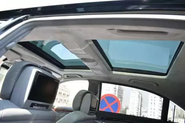 奔驰s600变化(经典永不落伍气势依然强大)(24)