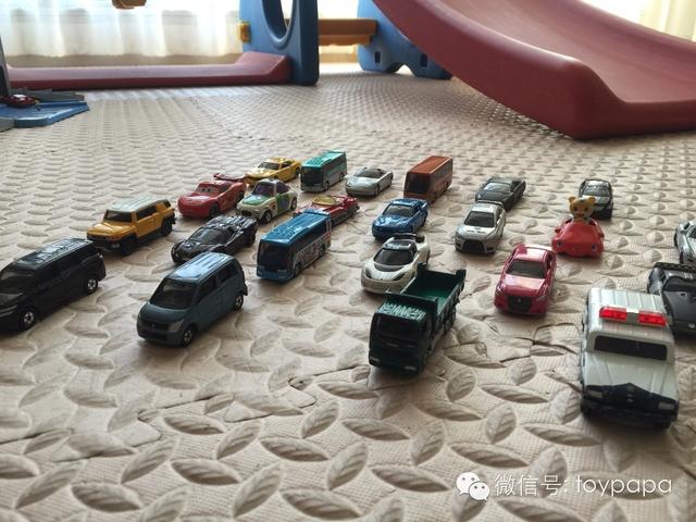 tomy多美卡迷你遥控车（男孩子必备玩具多美卡TOMY汽车）(1)