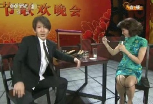 董卿走光