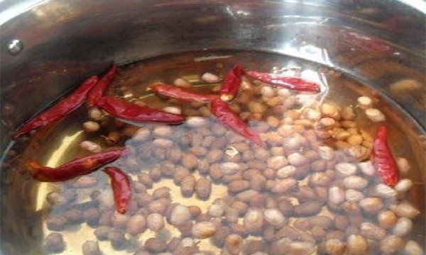 水煮花生米要煮多久,水煮花生一般煮多久多长时间能把花生煮熟啊图7