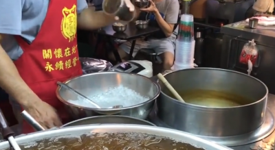 ​爱玉冻是什么做的,爱玉冻的做法窍门