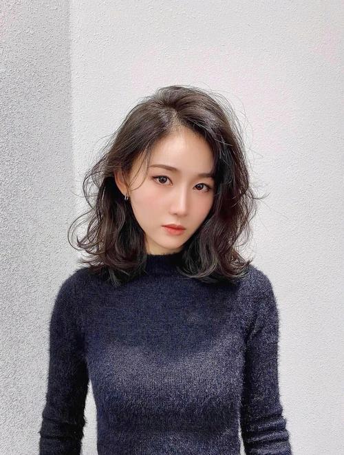 哪种烫发减龄又好看(烫发记住3要)
