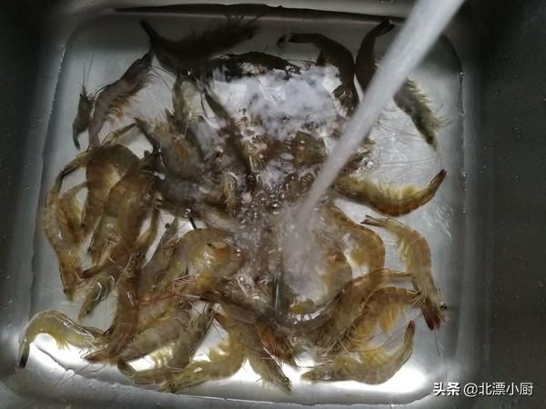 正宗水煮虾的做法是热水还是冷水（不要直接下锅煮）(6)