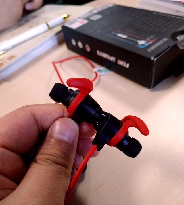 漫步者蓝牙耳机w300bt评测(入门级蓝牙耳机)(12)