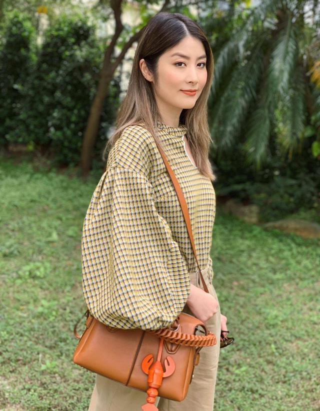 陈慧琳一家四口照顾两个儿子：陈慧琳与13岁儿子遭遇车祸(3)