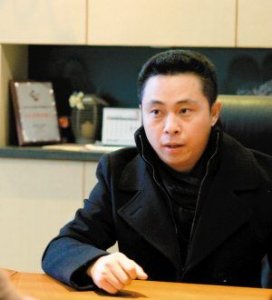 ​深圳海王大厦雕塑由来,黄小军简介