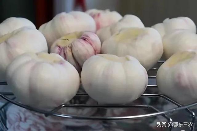 正宗腌制糖醋蒜方法（农村家庭腌制糖醋蒜）(2)