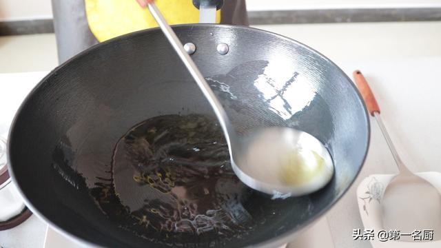 正宗煎鱼不粘锅的方法（煎鱼要记住这两点）(5)