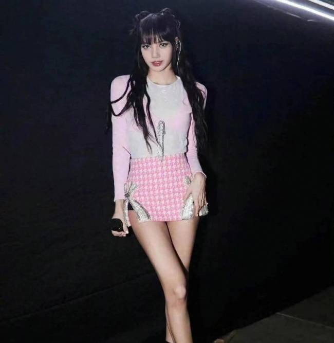 Lisa疯马秀表演曲目公开 将参照蒂塔·万提斯这场,原创舞台称还会“加大尺度”