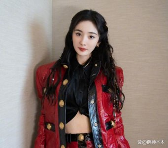 ​杨幂生日唐嫣又缺席送祝福！再现塑料闺蜜情，抱团太明显