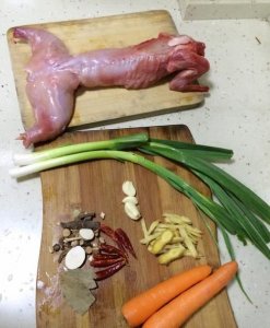 ​兔子放什么炖最有营养，兔子肉怎么炖好吃？