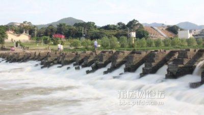 ​陂怎么读，村晚里的“陂”字怎么读？