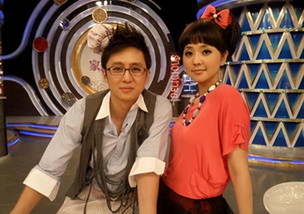方琼简介个人资料（方琼：嫁大8岁副台长，闪婚后为丈夫生儿子，如今活成人生赢家）