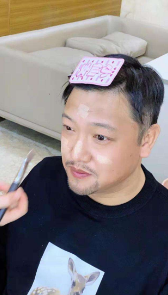 8岁成国家一级演员，35岁辞副处级职务，38岁上春晚，贾冰太绝了"