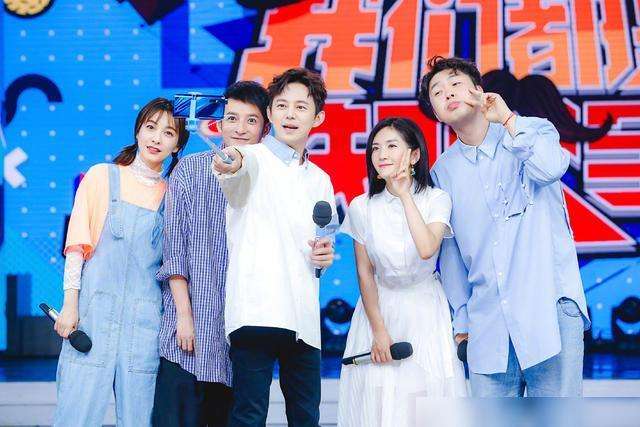 “老好人”何炅的陨落史，曾是内娱最强人脉，如今却饱尝人情冷暖