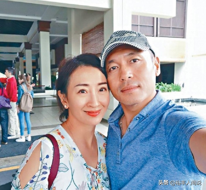 黄百鸣豪宅内高歌！两位同届港姐陪伴，一位嫁蒙古富豪，一位未婚