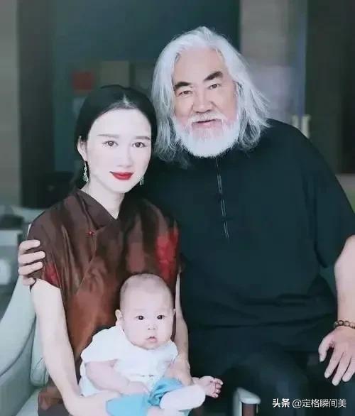杜星霖个人资料简介演的电视剧（杜星霖嫁大她几十岁张纪中 婚后幸福又恩爱 夫妻直播捞金）