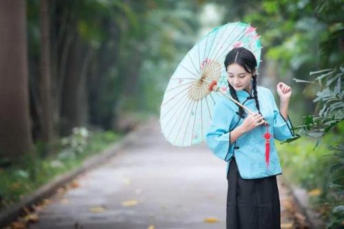 有关雨的诗歌现代诗 有关雨的诗歌散文-第1张图片-