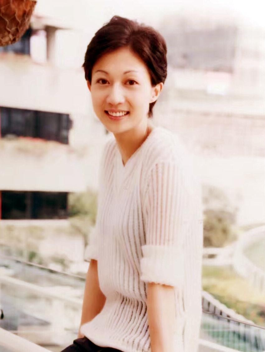 成龙个人资料大全（成龙：一次放纵毁了吴绮莉母女一生，他有着怎样的心路历程？）