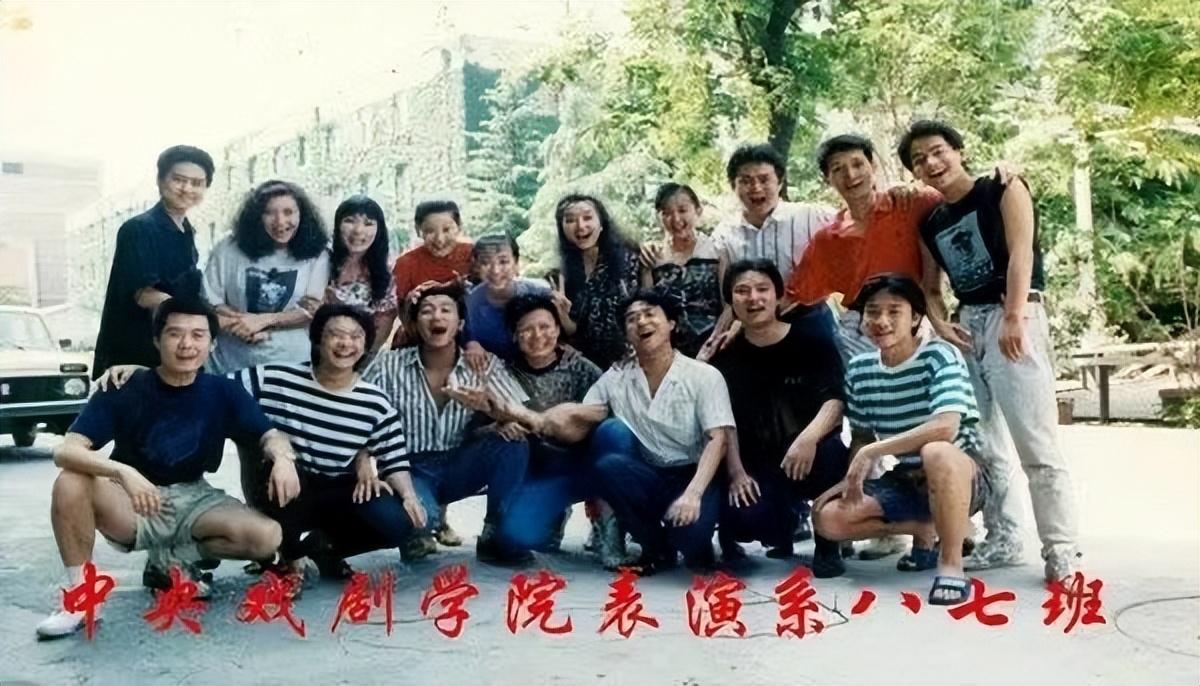 江珊个人资料简历（江珊的随性人生：曾是靳东爱人，四段恋情一段婚姻，53岁再遇真爱）