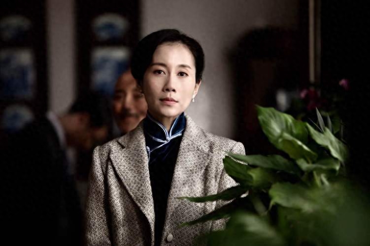 温峥嵘个人资料：从乡村少女到大屏女神，与初恋从校园到婚纱，幸福至今