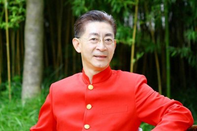 六小龄童的老婆是谁(六小龄童妻子近照曝光,皮肤紧致风韵犹存,曾在西游记中饰