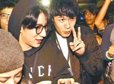 ​房祖名与柯震东被曝深夜飙车闯红灯，成龙曾告诫柯震东，不要和房祖名来往