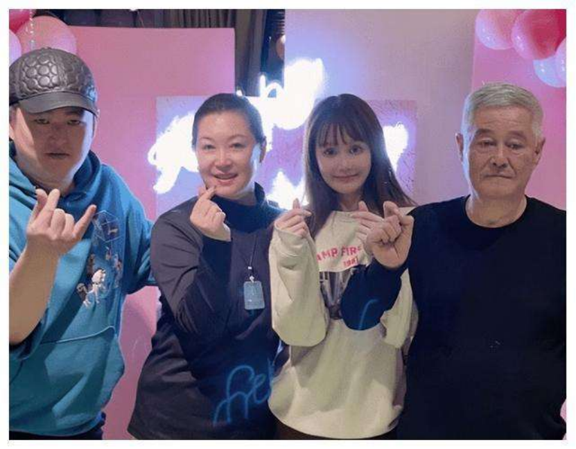 赵本山简介及所有弟子（赵本山：家家有本难念的经，徒弟骚扰女粉丝，女儿一个柜子40万）