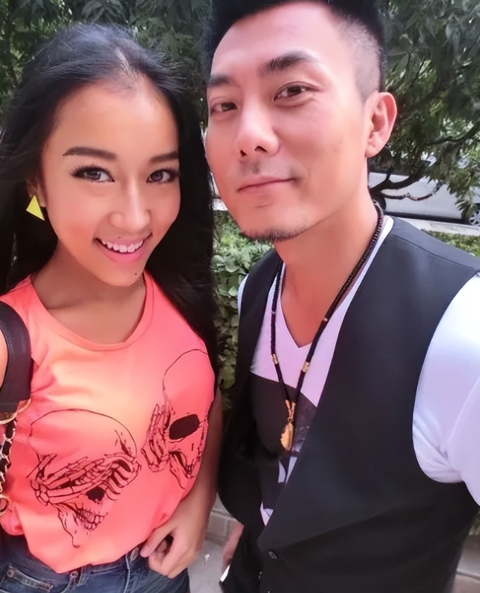 吉克隽逸资料 ：吉克隽逸的成名，是娱乐圈的“悲哀”