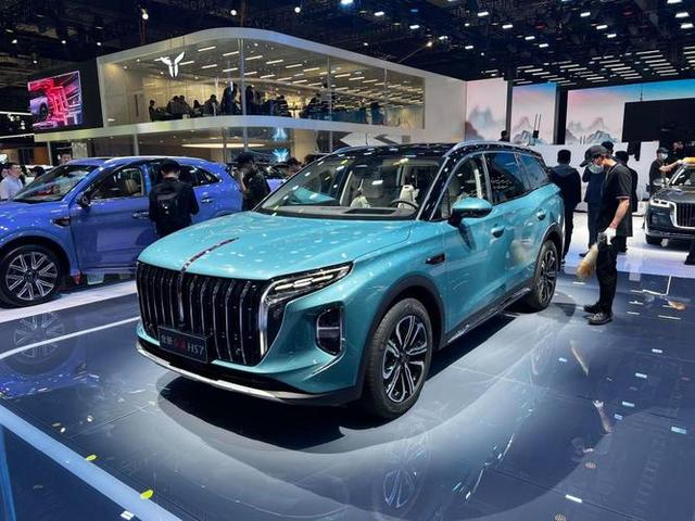 2023红旗堪称王炸的3款SUV！搭2.0T+8AT+四驱，14万还要啥大众啊-