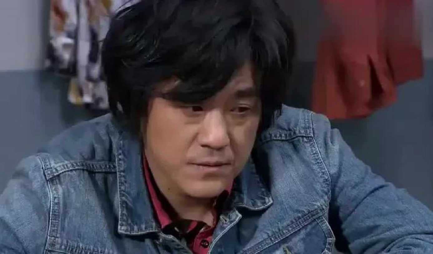 有妻万事足的著名演员何冰，婚后事业飙升，赚的钱全部上交给老婆