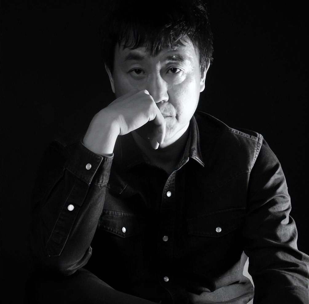 有妻万事足的著名演员何冰，婚后事业飙升，赚的钱全部上交给老婆